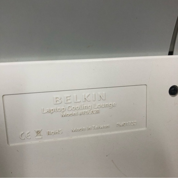 BELKIN COOLING LAPTOP STAND WITH USB CORD IN WHITE - Picture 6 of 8